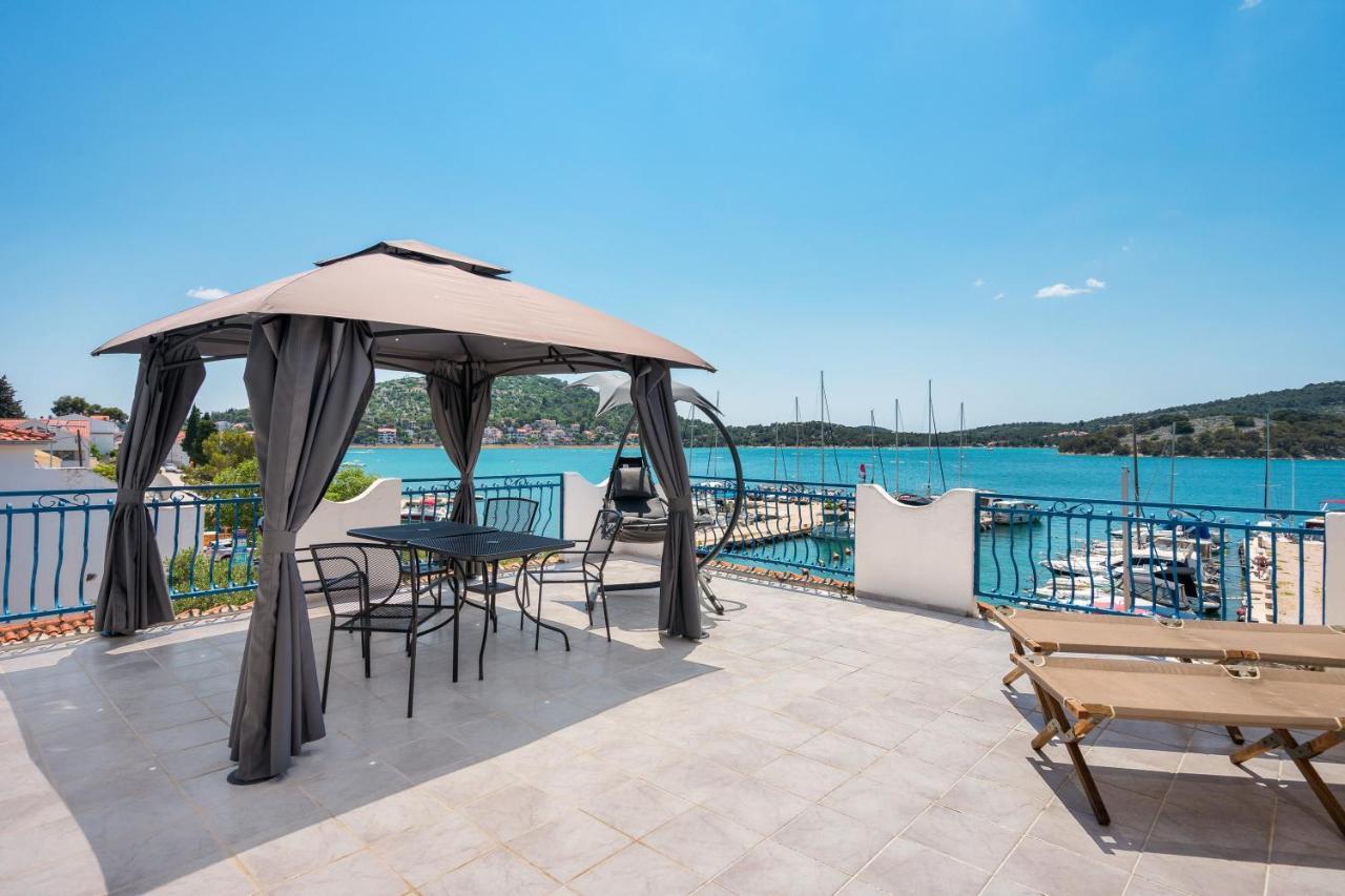 Black Pearl Tisno Exterior photo