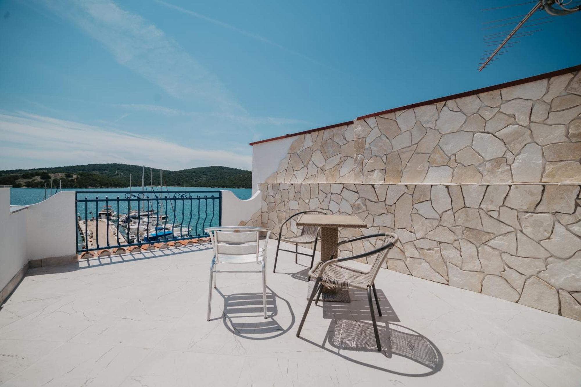 Black Pearl Tisno Exterior photo
